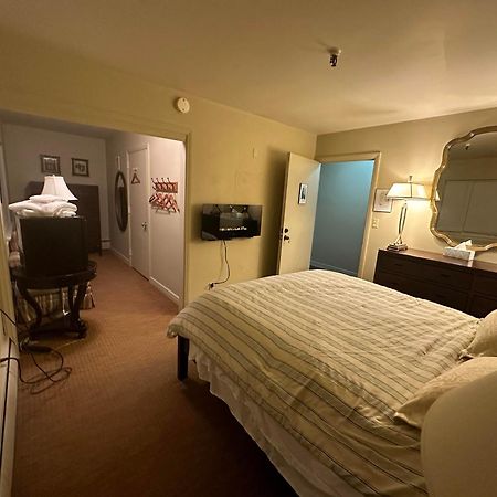 The Oaks B&B Hotel And Spiritual Center 詹姆斯敦 外观 照片