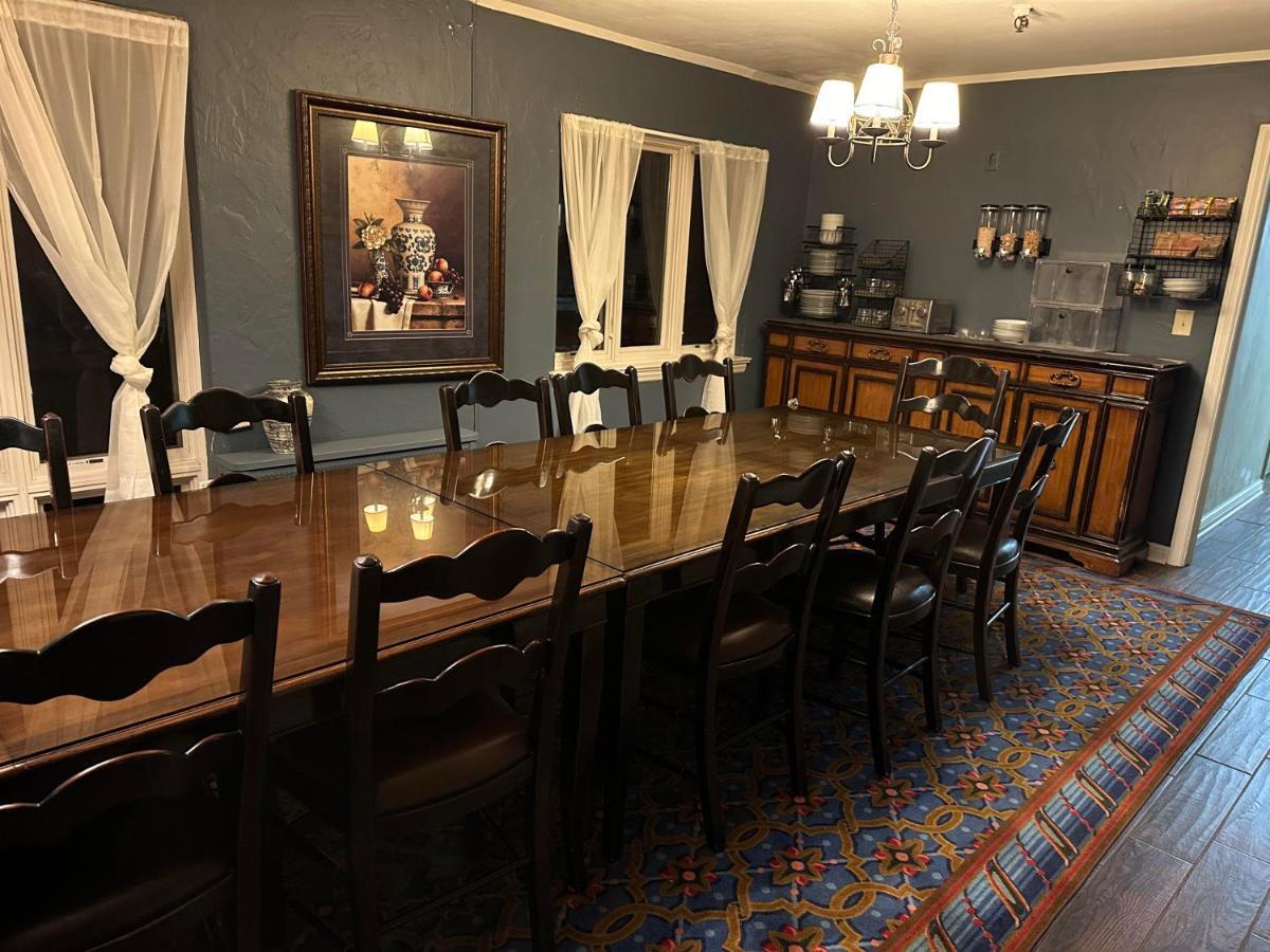 The Oaks B&B Hotel And Spiritual Center 詹姆斯敦 外观 照片