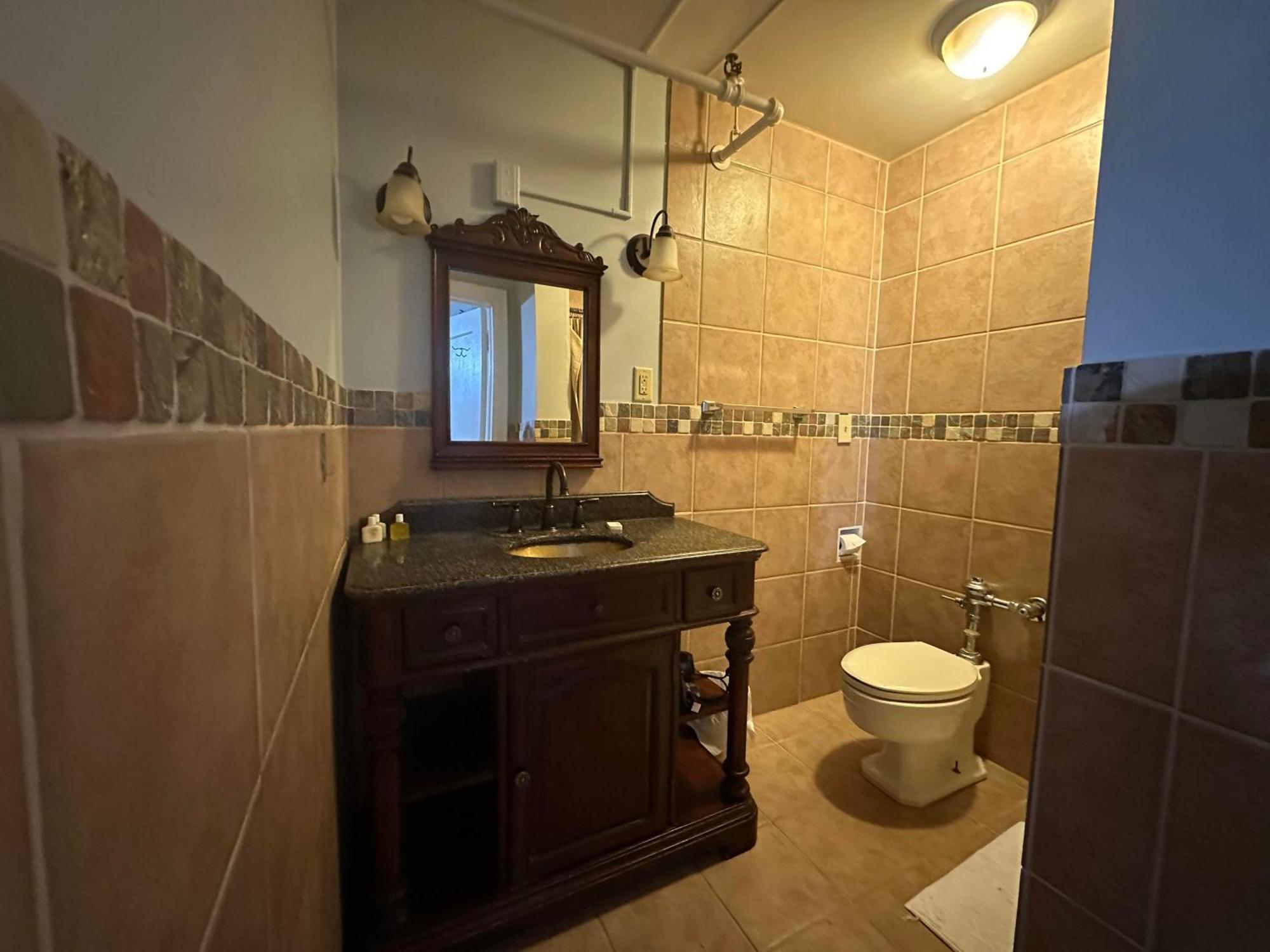 The Oaks B&B Hotel And Spiritual Center 詹姆斯敦 外观 照片