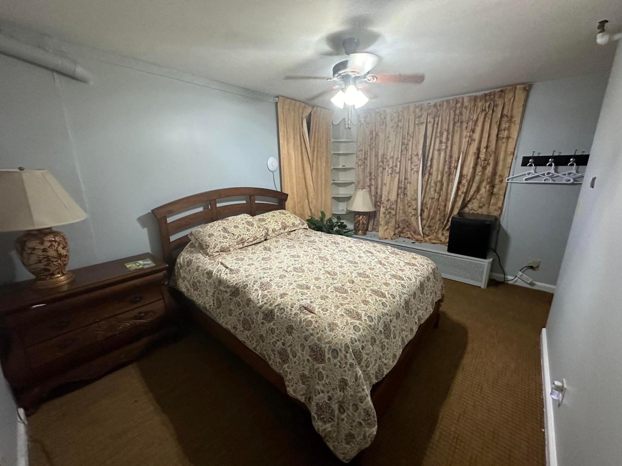 The Oaks B&B Hotel And Spiritual Center 詹姆斯敦 外观 照片