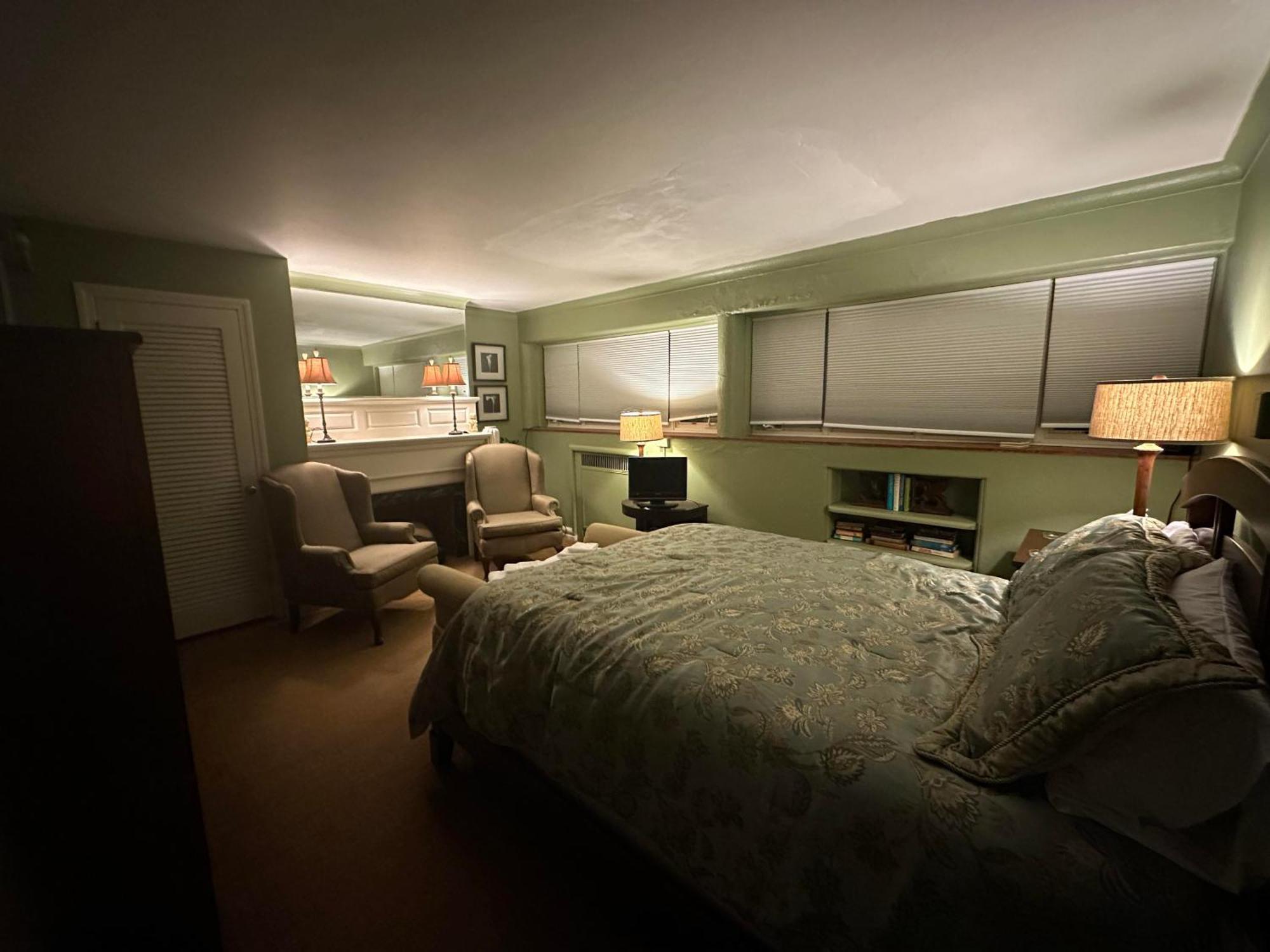 The Oaks B&B Hotel And Spiritual Center 詹姆斯敦 外观 照片