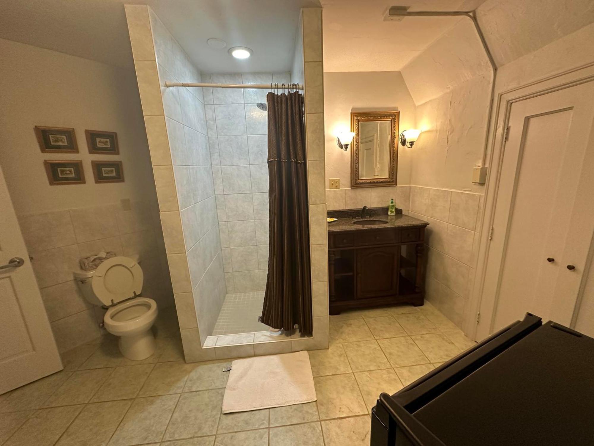 The Oaks B&B Hotel And Spiritual Center 詹姆斯敦 外观 照片